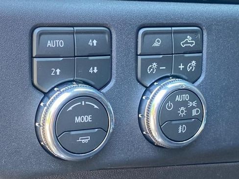 New 2026 GMC Sierra 1500 Elevation w/ Elevation Premium Package AWD/4WD image 18