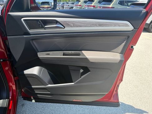 Certified 2023 Volkswagen Atlas Cross Sport SE w/ Panoramic Sunroof Package AWD/4WD image 23
