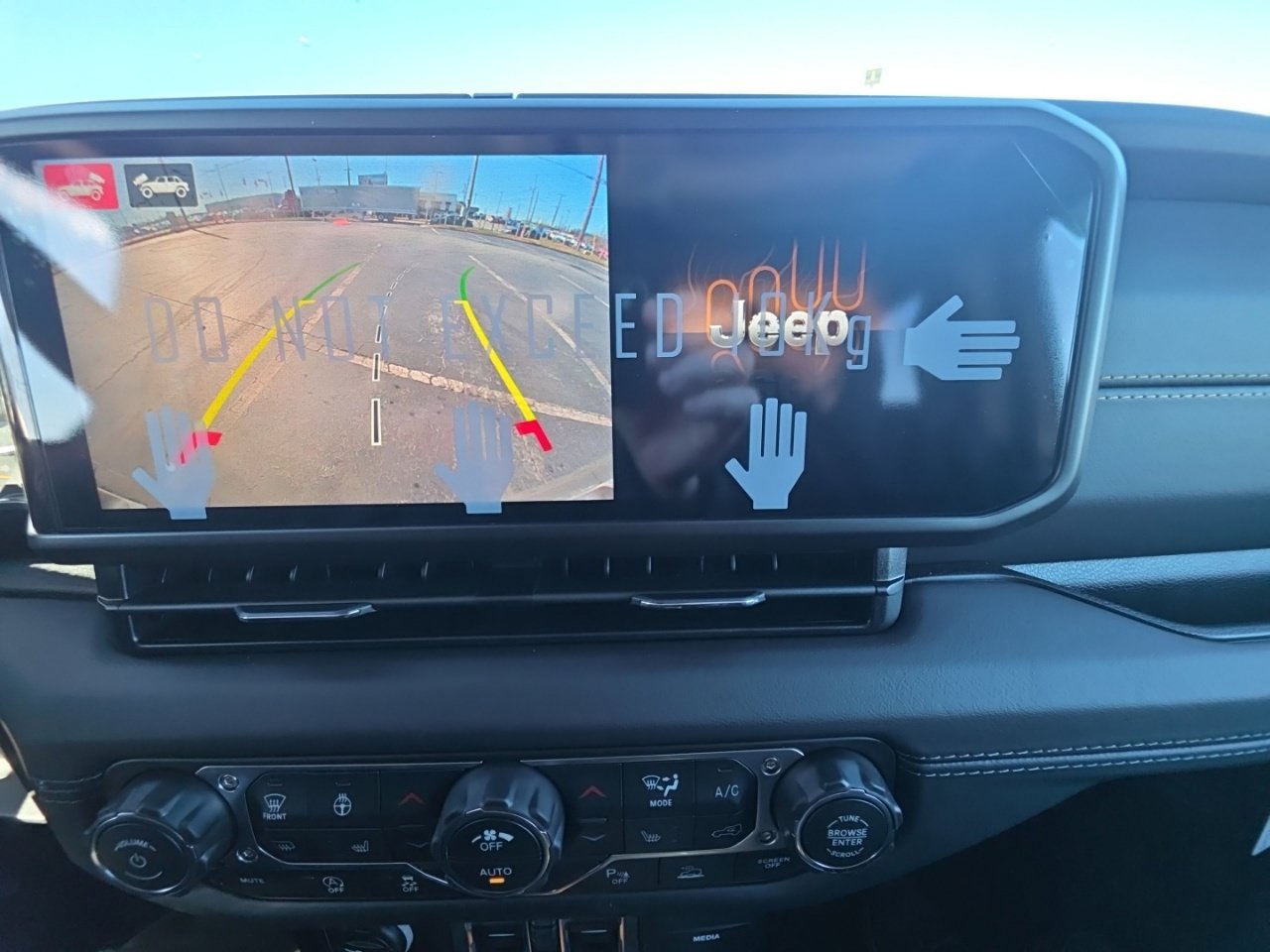 New 2026 Jeep Wrangler Unlimited Sahara AWD/4WD image 16