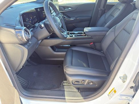 New 2026 Chevrolet Equinox LT w/ Convenience Package II image 8