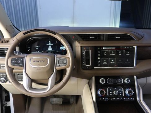 Used 2023 GMC Yukon XL Denali w/ Denali Reserve Package image 22