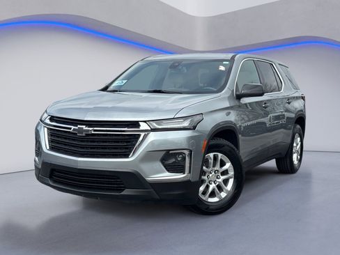 Used 2023 Chevrolet Traverse LS FWD image 4