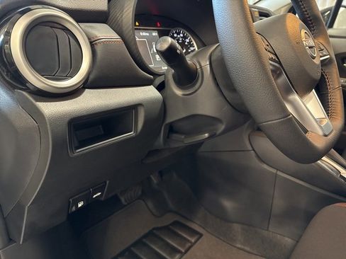 New 2025 Nissan Versa SR w/ Trunk Package image 15