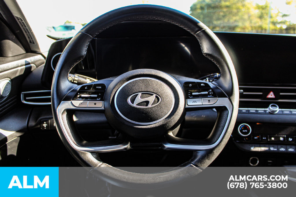 Used 2025 Hyundai Elantra SEL FWD image 23