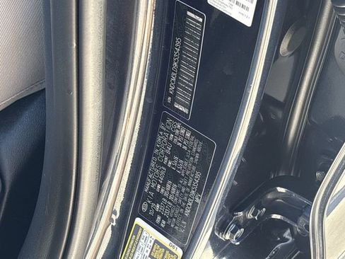Used 2019 Kia Niro LX FWD image 31