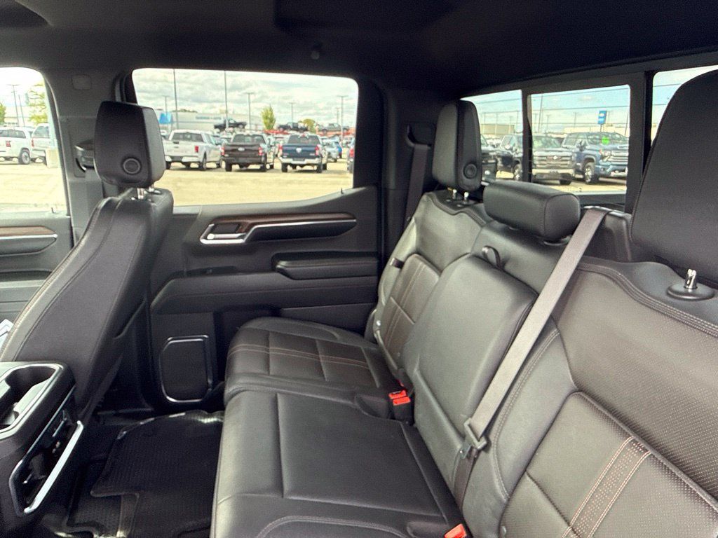 Certified 2024 Chevrolet Silverado 1500 High Country w/ Technology Package AWD/4WD image 28
