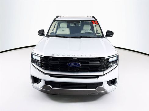 Used 2025 Ford Expedition Platinum AWD/4WD image 13