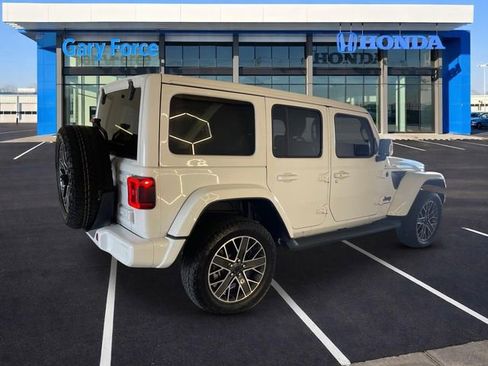 Used 2024 Jeep Wrangler High Altitude AWD/4WD image 2