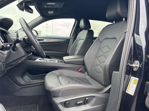 Used 2024 Volkswagen Atlas Cross Sport SE AWD/4WD image 12