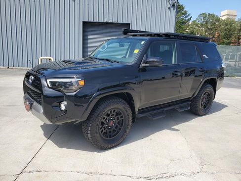 Used 2018 Toyota 4Runner TRD Off-Road image 9