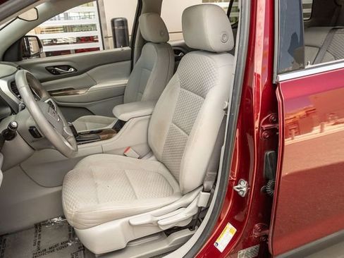 Used 2018 GMC Acadia SLE image 11