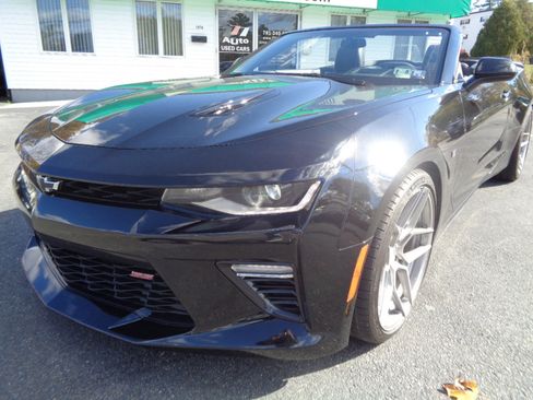 Used 2017 Chevrolet Camaro SS image 16