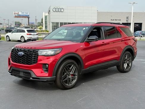 Used 2025 Ford Explorer ST-Line w/ Premium Package AWD/4WD image 3
