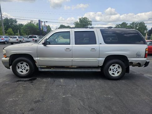 Used 2005 Chevrolet Suburban LT w/ Preferred Equipment Group AWD/4WD image 5