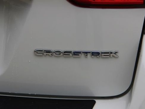 Used 2019 Subaru Crosstrek 2.0i Limited w/ Moonroof Package w/Navigation AWD/4WD image 9