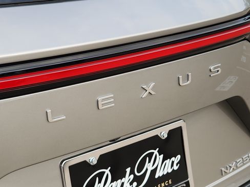 Used 2024 Lexus NX 250 FWD image 12
