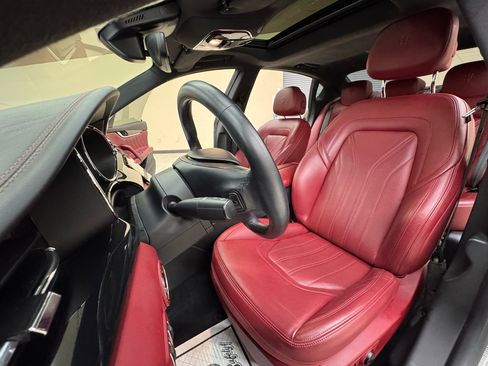 Used 2020 Maserati Quattroporte S image 19