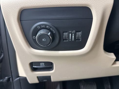 New 2026 Jeep Grand Cherokee Limited w/ Limited Altitude Package image 18