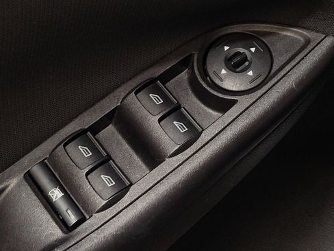 Used 2016 Ford Focus SE FWD image 27