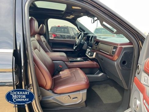 Used 2023 Ford Expedition Limited image 24