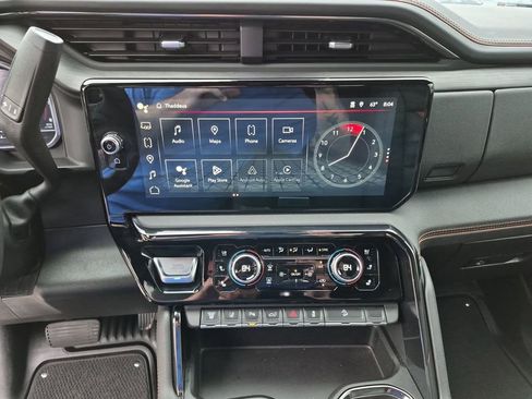 Used 2024 GMC Sierra 2500 AT4 w/ AT4 Premium Plus Package AWD/4WD image 23