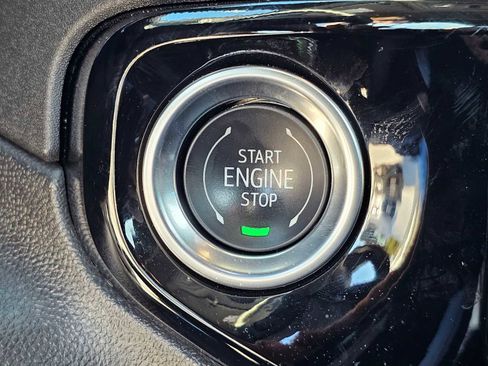 Used 2025 GMC Sierra 1500 SLE w/ Preferred Package image 30