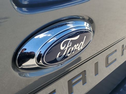 Used 2022 Ford Maverick XLT image 12