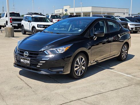 Used 2024 Nissan Versa SV FWD image 6