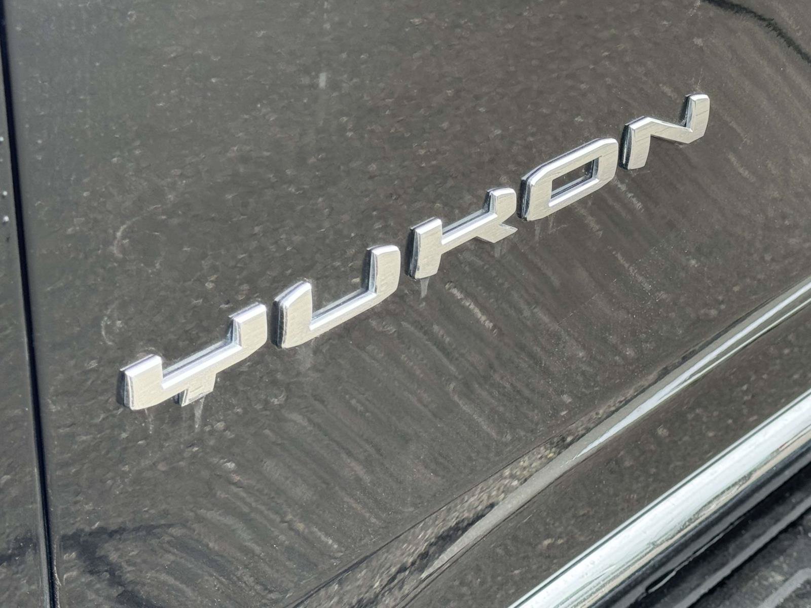 Used 2024 GMC Yukon SLT AWD/4WD image 11