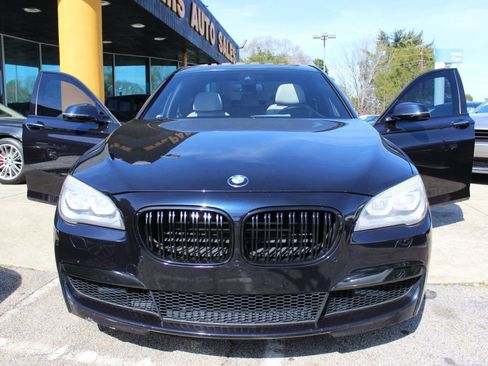 Used 2014 BMW 750Li xDrive image 3