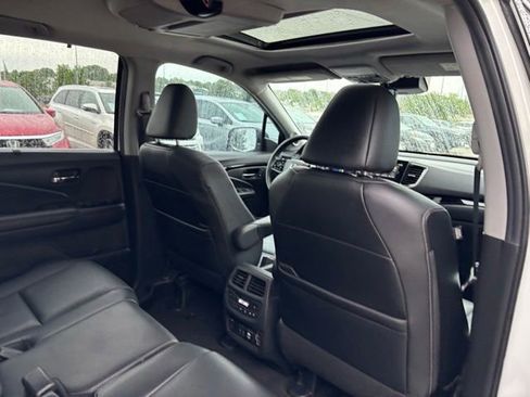 Used 2021 Honda Pilot Touring image 24