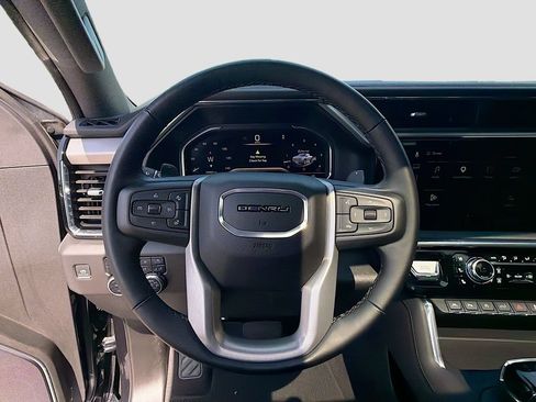 Used 2025 GMC Sierra 1500 Denali w/ Technology Package AWD/4WD image 11