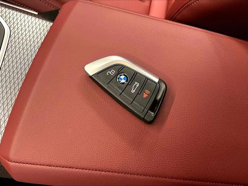 Used 2025 BMW 330i xDrive Sedan w/ M Sport Package image 13