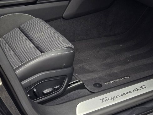 Used 2025 Porsche Taycan 4S image 36