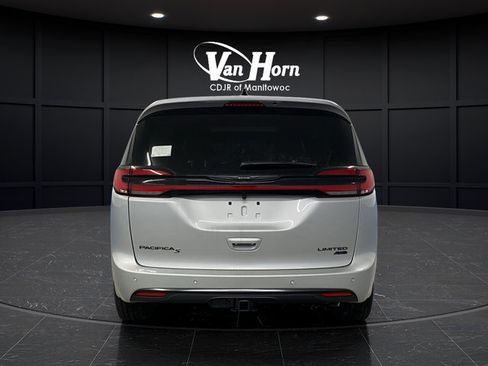 New 2026 Chrysler Pacifica Limited w/ S Appearance Package AWD/4WD image 14