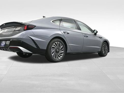 Used 2025 Hyundai Sonata Limited image 38