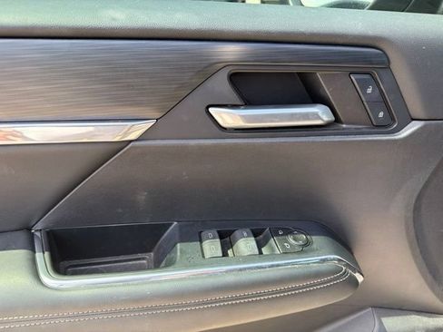 Used 2024 GMC Acadia Elevation w/ Black Edition FWD image 12