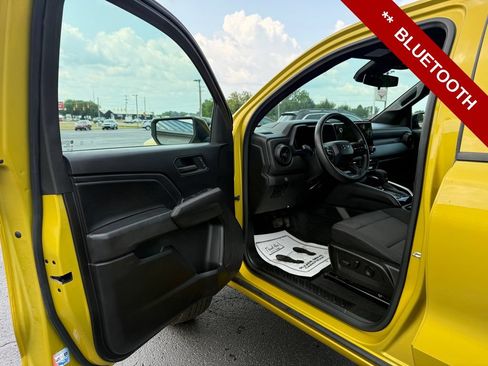 Used 2024 Chevrolet Colorado Trail Boss w/ Technology Package AWD/4WD image 11