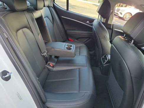 Used 2026 Genesis G70 2.5T RWD image 23