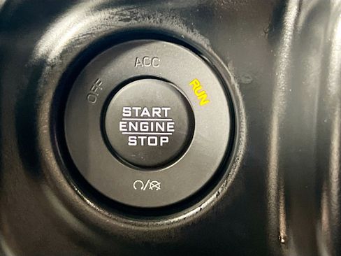 Used 2021 Jeep Wrangler Sport S image 24