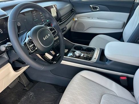 New 2026 Kia Carnival EX image 11