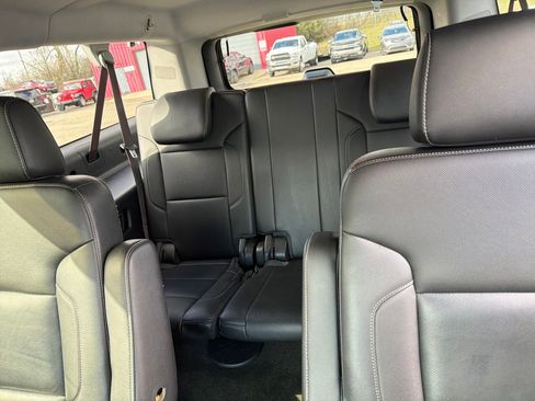 Used 2017 Chevrolet Suburban Premier AWD/4WD image 32