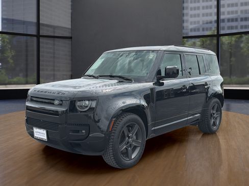 Used 2024 Land Rover Defender 110 X-Dynamic SE AWD/4WD image 12