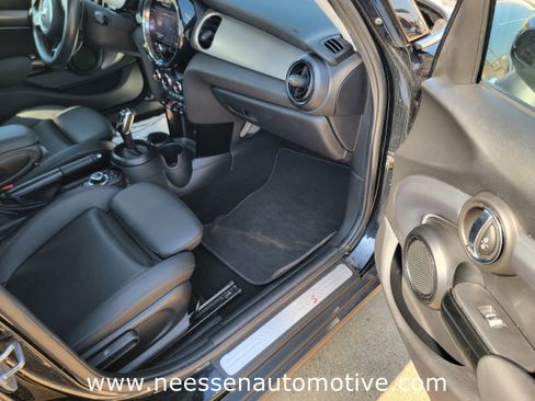 Used 2024 MINI Cooper S image 9