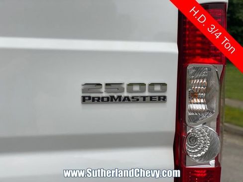 Used 2025 RAM ProMaster 2500 w/ Convenience Group FWD image 11