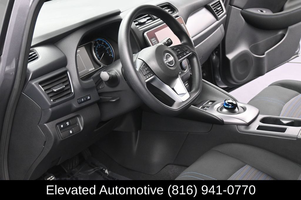 Used 2025 Nissan Leaf S FWD image 7