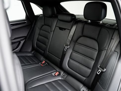 Certified 2026 Porsche Macan AWD/4WD image 25