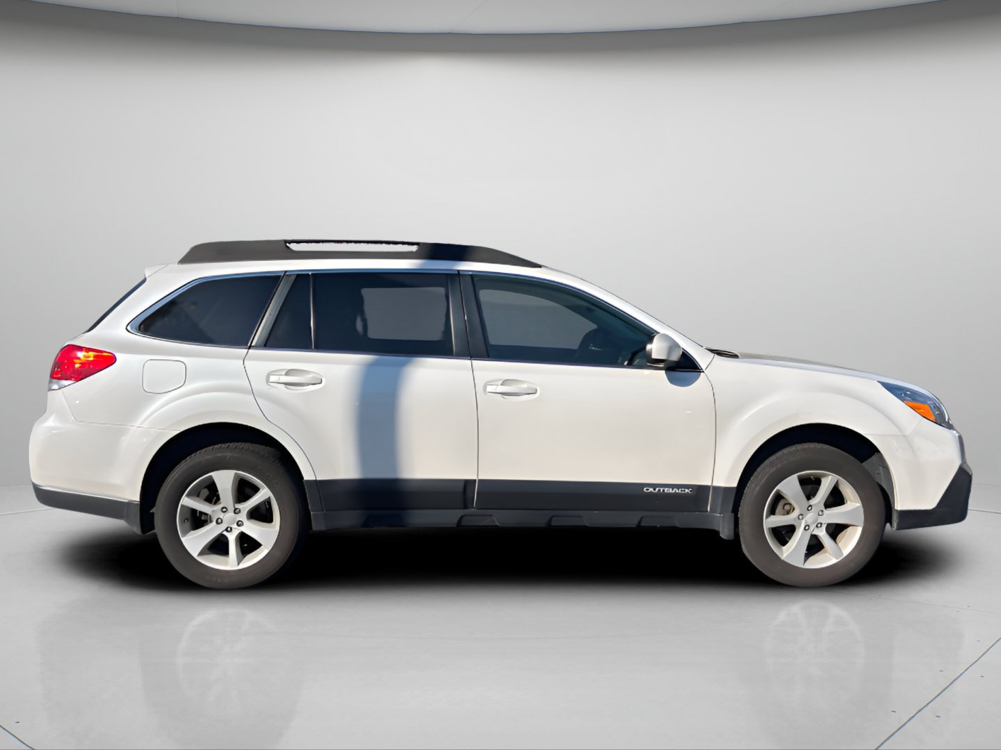 Used 2013 Subaru Outback 2.5i Premium AWD/4WD image 4