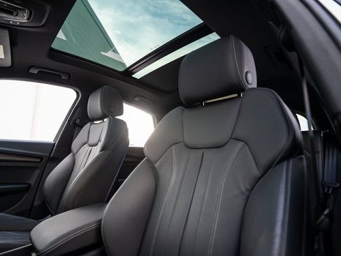 Used 2023 Audi Q5 2.0T Premium w/ Convenience Package image 13