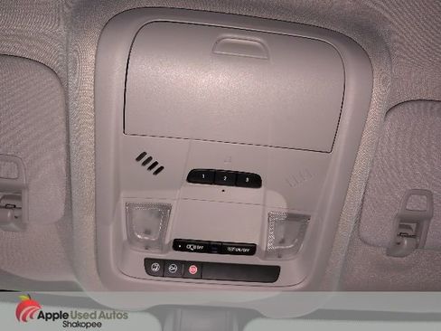 Used 2018 Chevrolet Equinox LT image 19